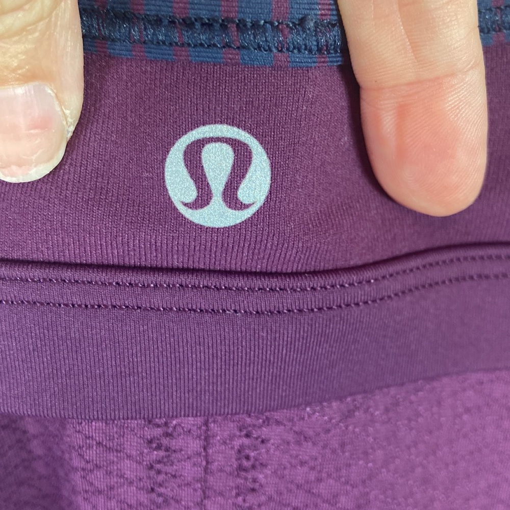 Like new Lululemon Bend & Flow Tank Hyper Stripe Plum 6 - Picture 9 of 10